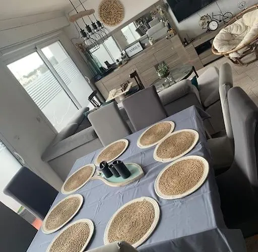 Maison A Etages Bord De *