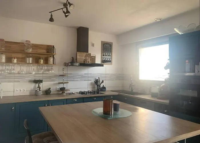 Hébergement de vacances Maison A Etages Bord De *